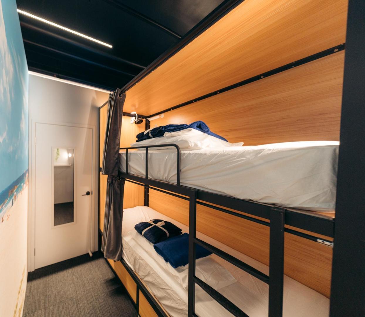 Capsuleaccom Hostel Gold Coast Dış mekan fotoğraf
